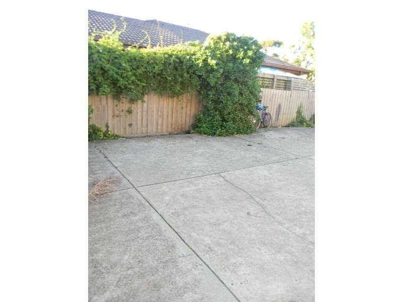 2/7 Saltley Street, South Kingsville VIC 3015