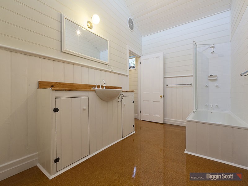 8 Lawrence Street, Seddon VIC 3011