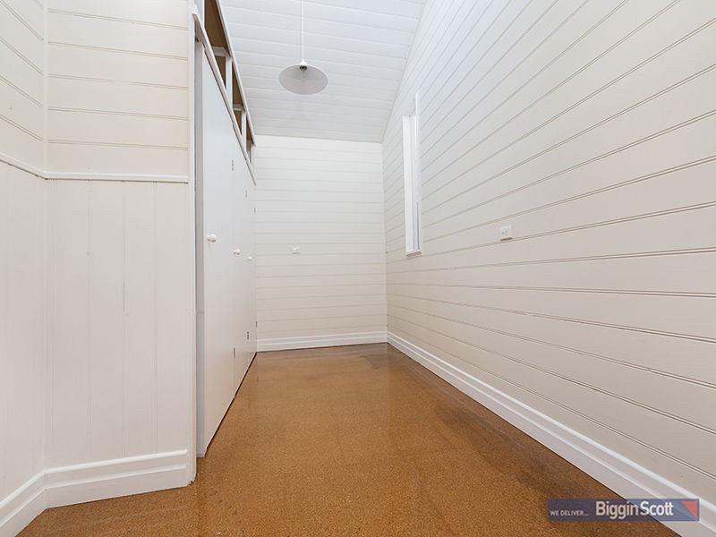 8 Lawrence Street, Seddon VIC 3011