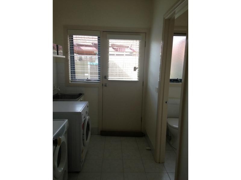 2/22 Edgar Street, Kingsville VIC 3012