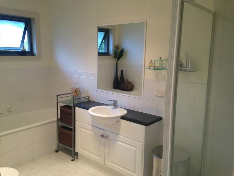 2/22 Edgar Street, Kingsville VIC 3012