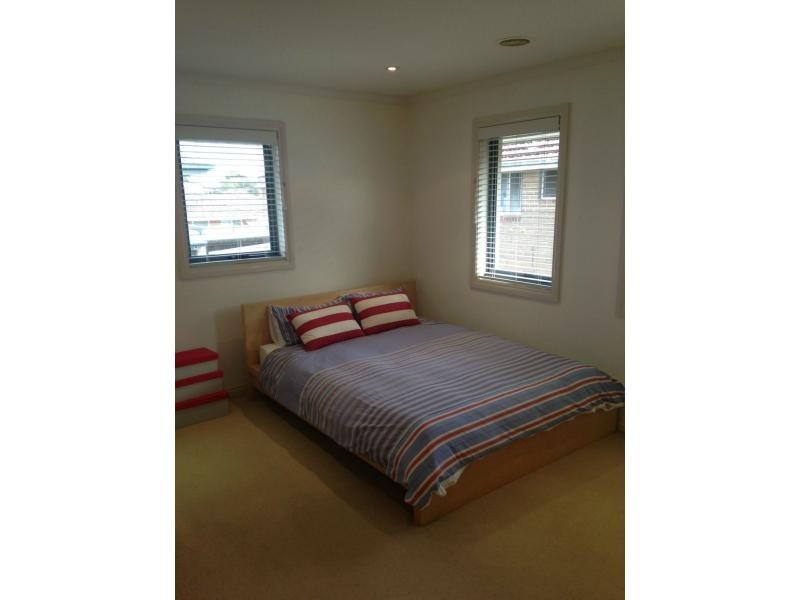 2/22 Edgar Street, Kingsville VIC 3012