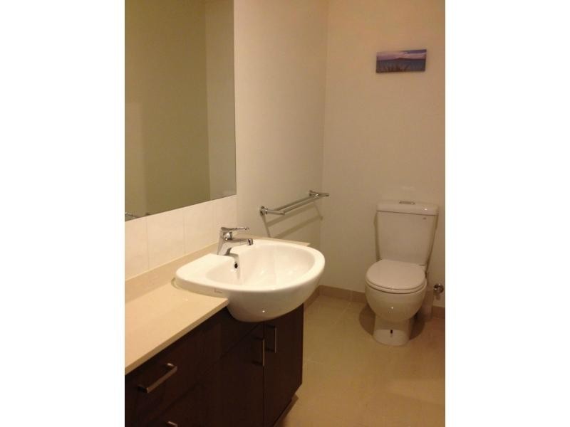 19/2 Saltriver Place, Footscray VIC 3011