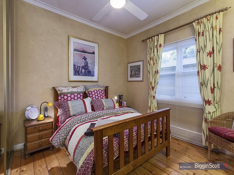 36 Saltley Street, South Kingsville VIC 3015