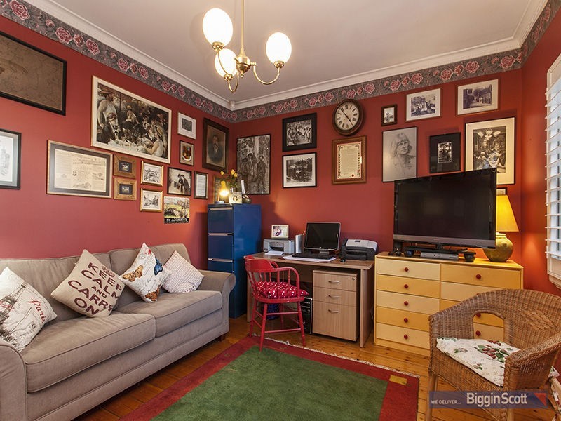 36 Saltley Street, South Kingsville VIC 3015