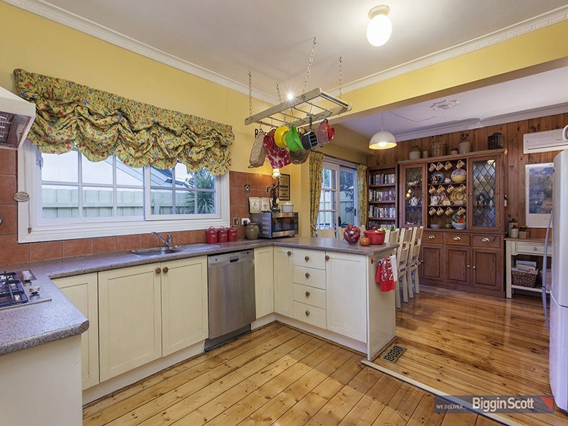 36 Saltley Street, South Kingsville VIC 3015