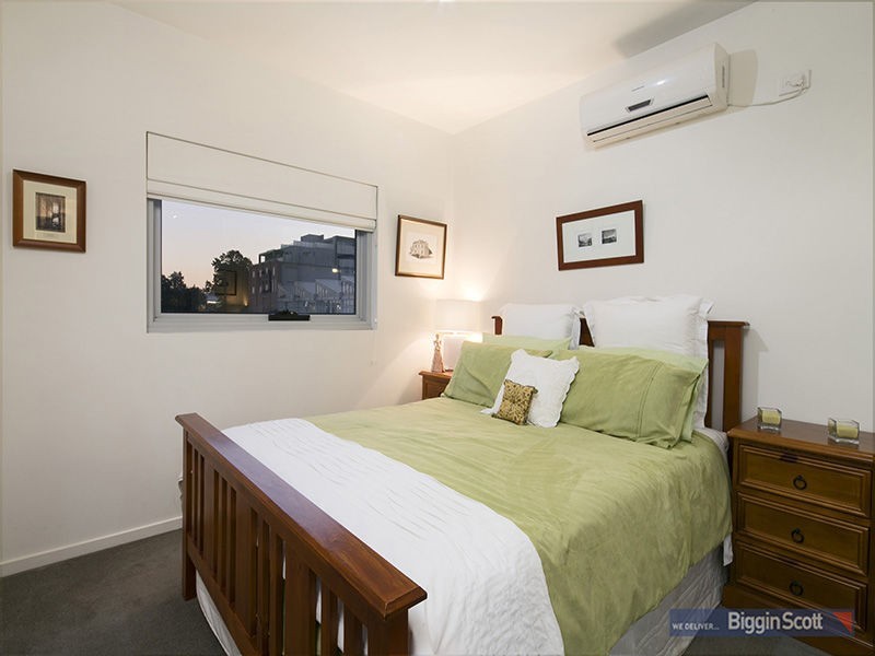 3/2 Saltriver Place, Footscray VIC 3011