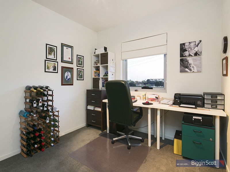 3/2 Saltriver Place, Footscray VIC 3011