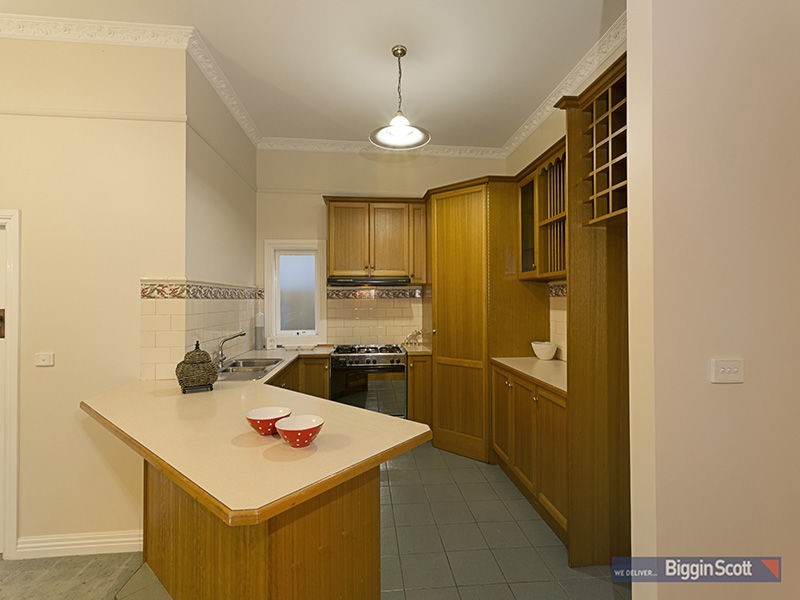 123 Empress Avenue, Kingsville VIC 3012