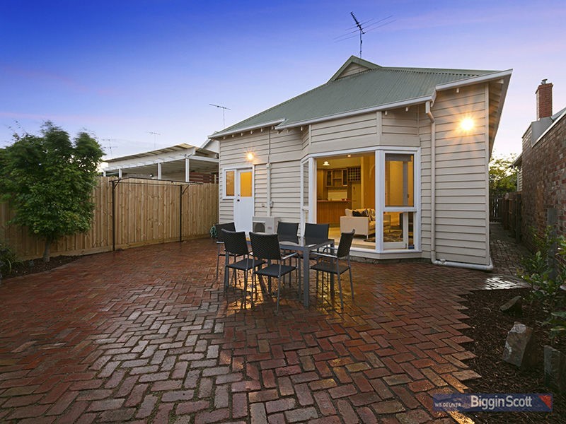123 Empress Avenue, Kingsville VIC 3012