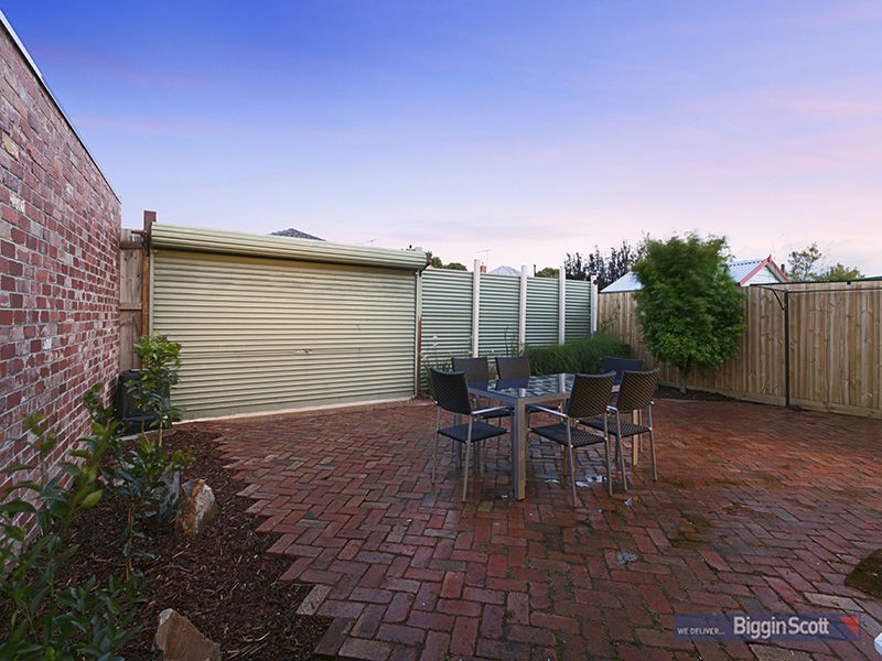 123 Empress Avenue, Kingsville VIC 3012