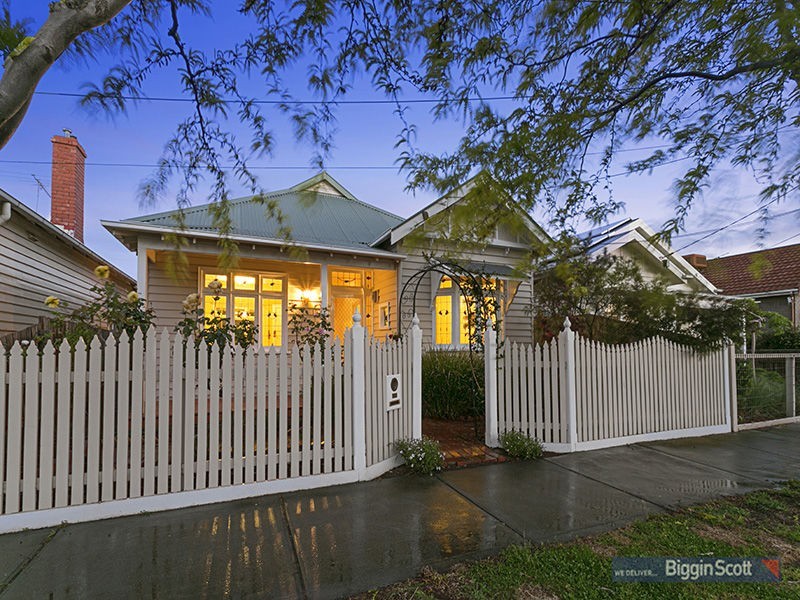 123 Empress Avenue, Kingsville VIC 3012