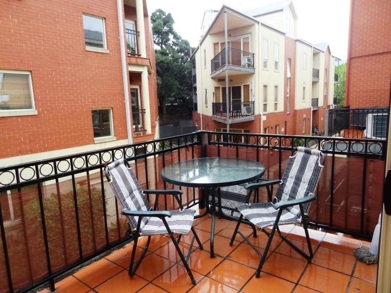 12/16 Mawbey Street, Kensington VIC 3031