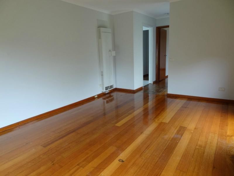 1 Roberts Crescent, Sunshine West VIC 3020