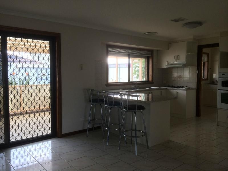 4 Davidson Court, Altona Meadows VIC 3028