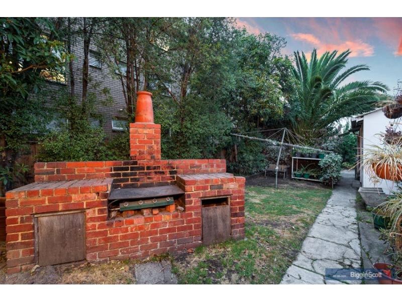 11 Pickett Street, Footscray VIC 3011