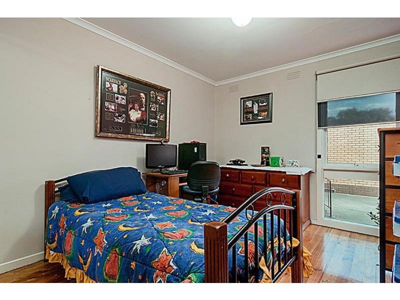 5/2 Corrigan Avenue, Brooklyn VIC 3012