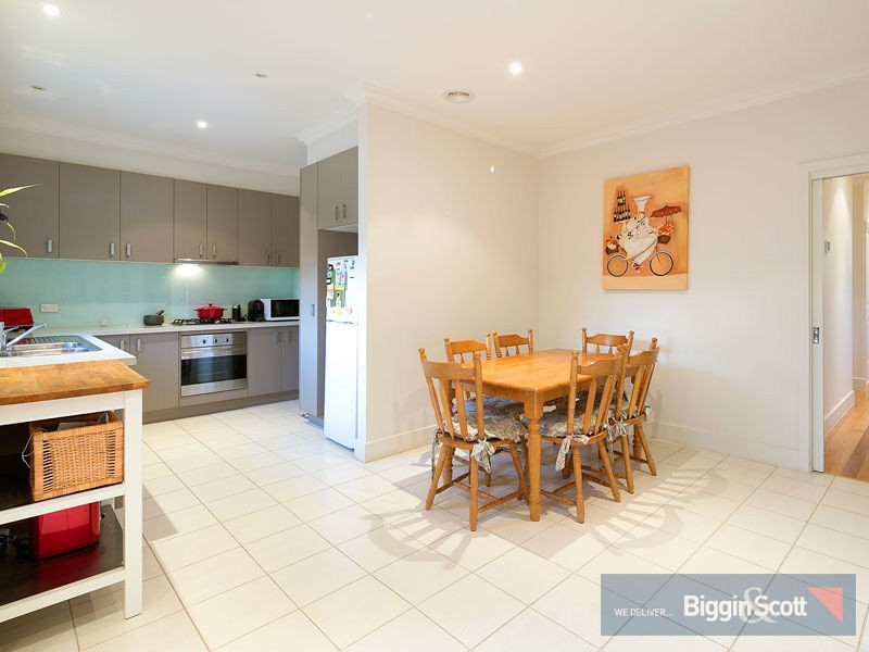 102 Coronation Street, Kingsville VIC 3012