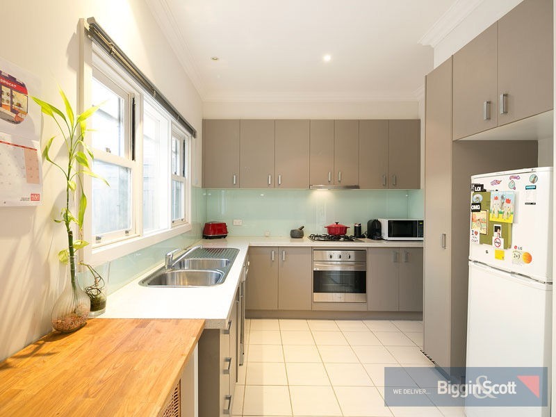 102 Coronation Street, Kingsville VIC 3012