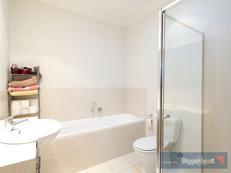 102 Coronation Street, Kingsville VIC 3012