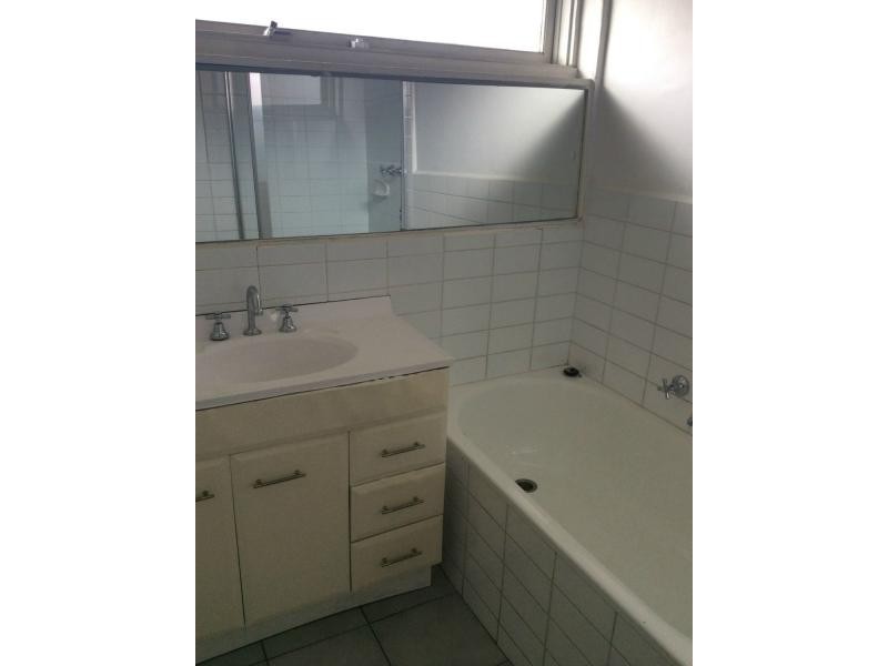 4/23 Lewis Street, Kingsville VIC 3012