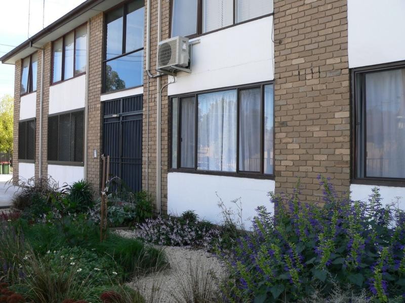 21 Bishop Street, Kingsville VIC 3012