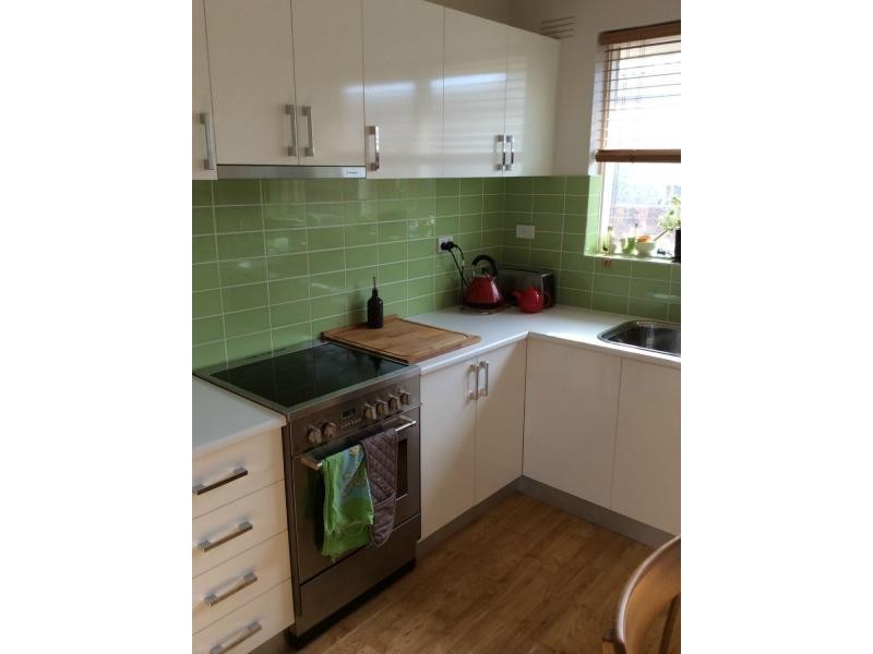 21 Bishop Street, Kingsville VIC 3012