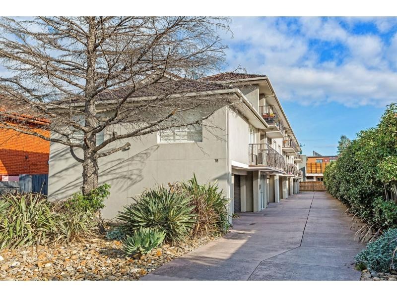 6/18 Kingsville Street, Kingsville VIC 3012