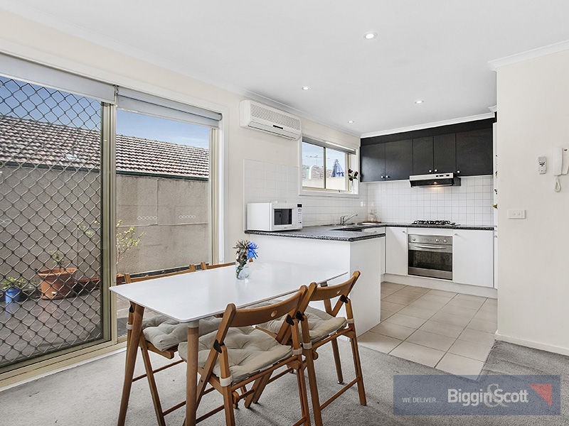 4/102 Cross Street, West Footscray VIC 3012