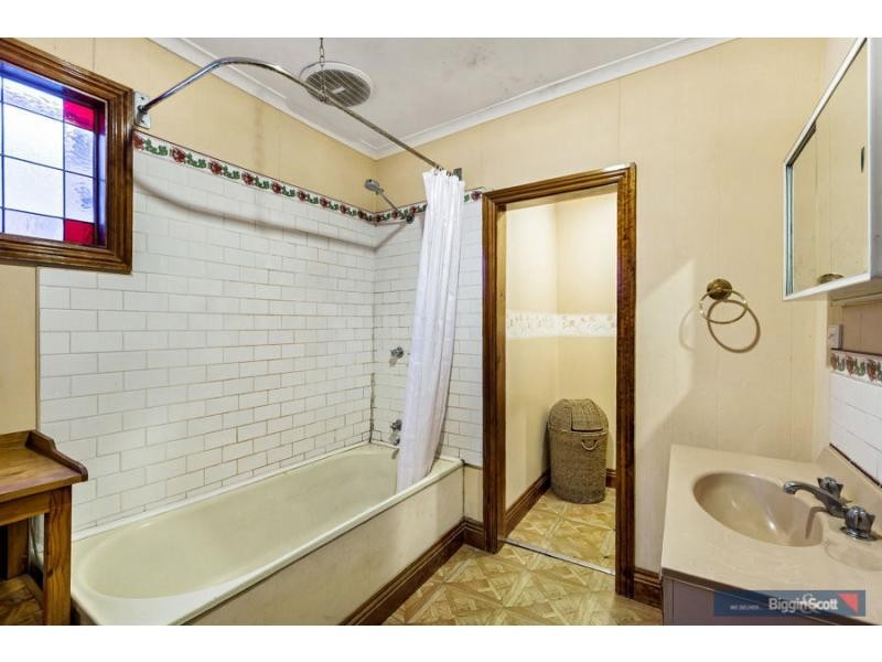 90 Queensville Street, Kingsville VIC 3012