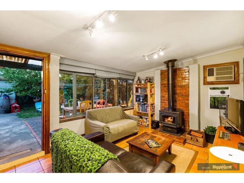 90 Queensville Street, Kingsville VIC 3012