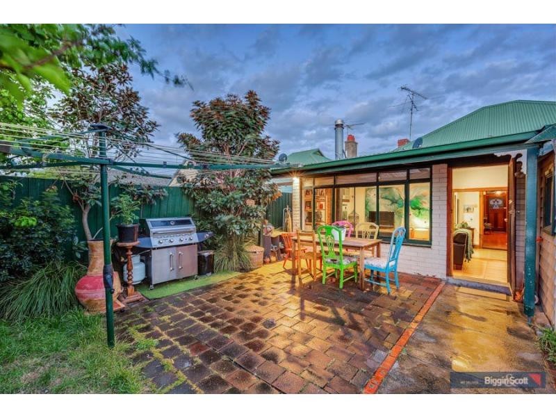 90 Queensville Street, Kingsville VIC 3012
