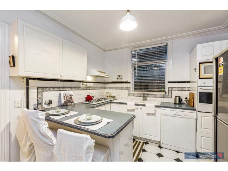 8 Gledhill Street, Seddon VIC 3011