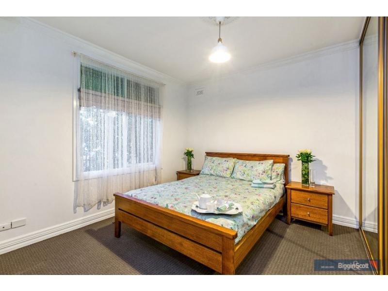 8 Gledhill Street, Seddon VIC 3011