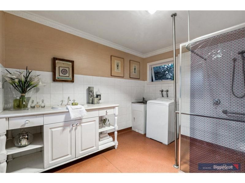 8 Gledhill Street, Seddon VIC 3011
