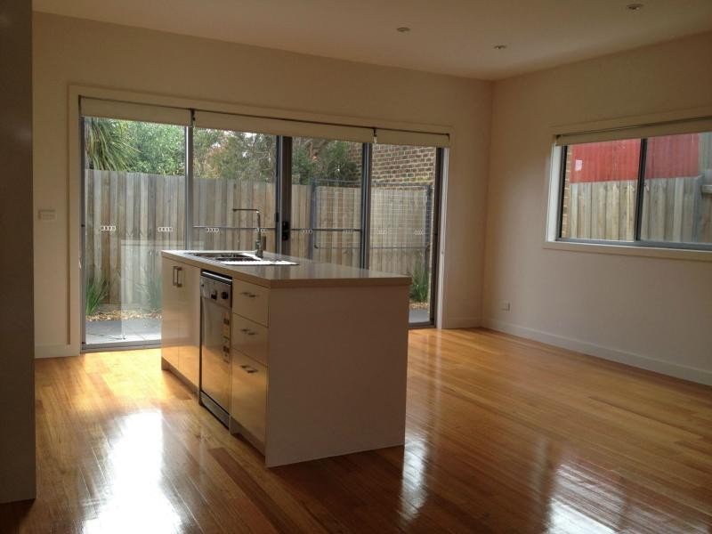 47 Stenhouse Avenue, Brooklyn VIC 3012