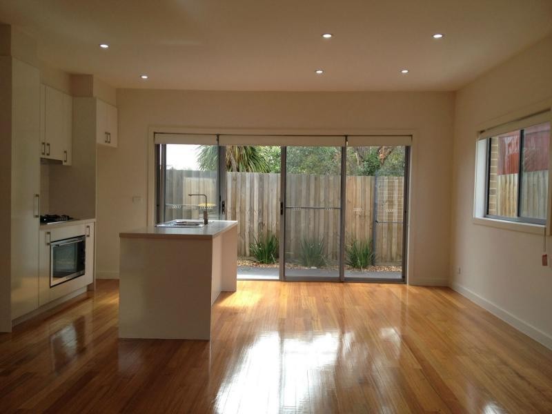 47 Stenhouse Avenue, Brooklyn VIC 3012