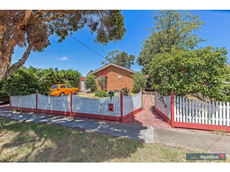 32 Learmonth Crescent, Sunshine West VIC 3020