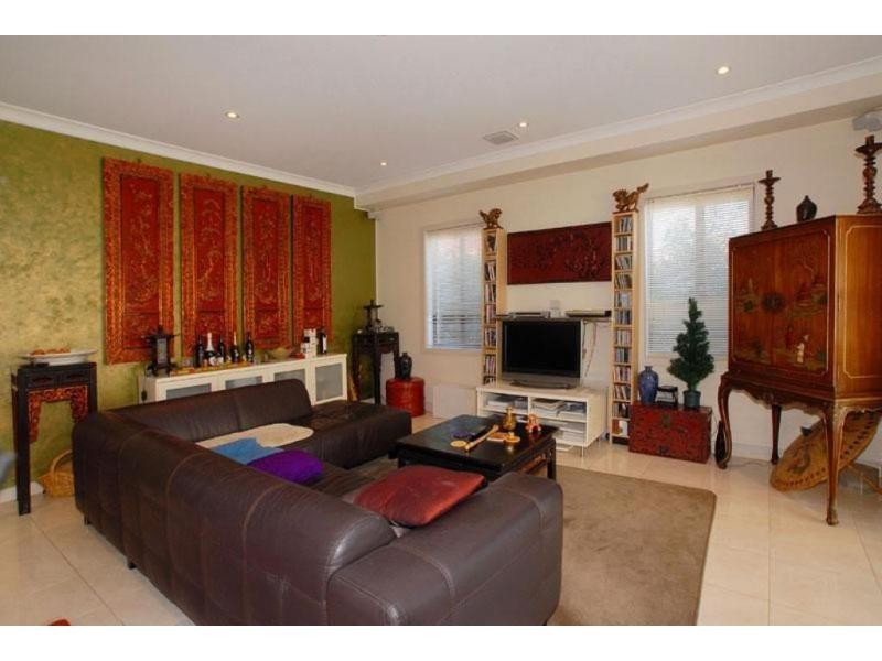 2/48 Swan Street, Footscray VIC 3011