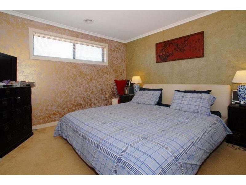 2/48 Swan Street, Footscray VIC 3011