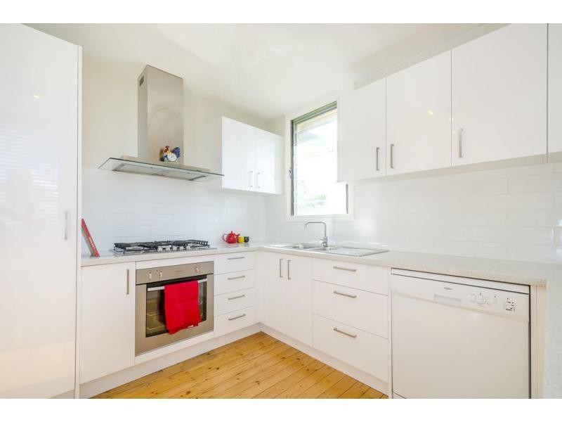 6 Bellairs Avenue, Seddon VIC 3011