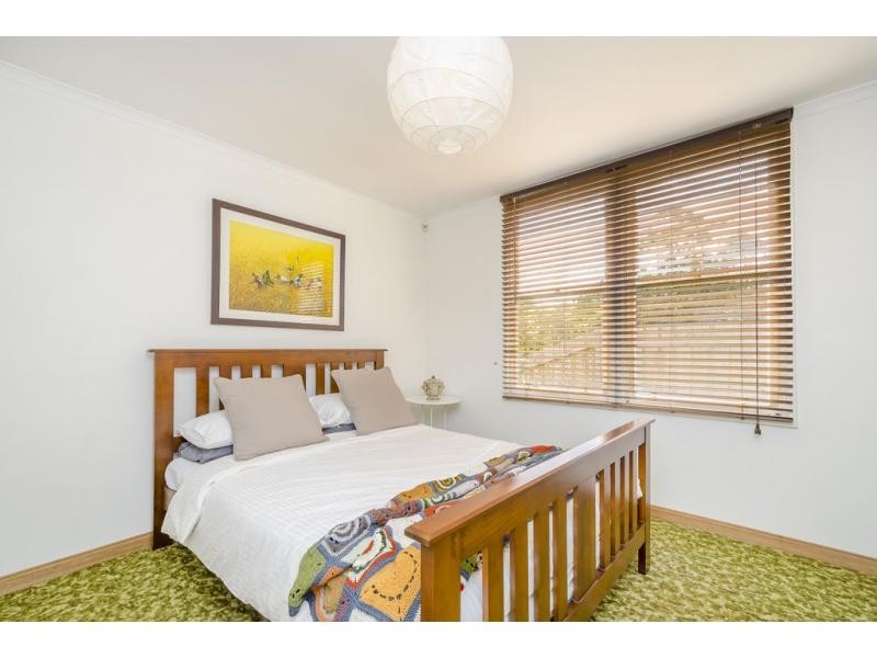 6 Bellairs Avenue, Seddon VIC 3011