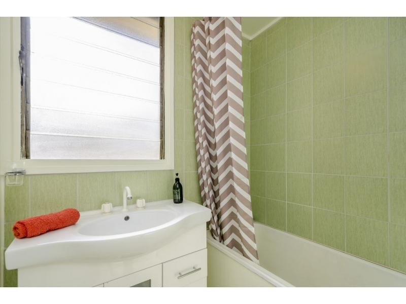 6 Bellairs Avenue, Seddon VIC 3011