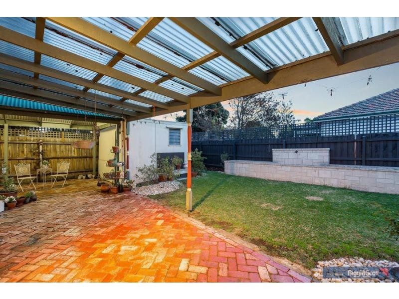 15 Studley Street, Maidstone VIC 3012