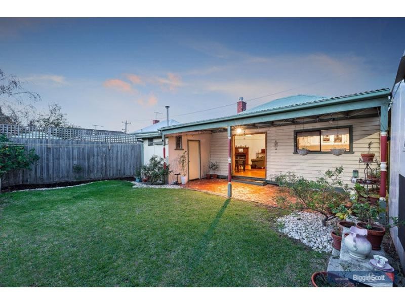 15 Studley Street, Maidstone VIC 3012