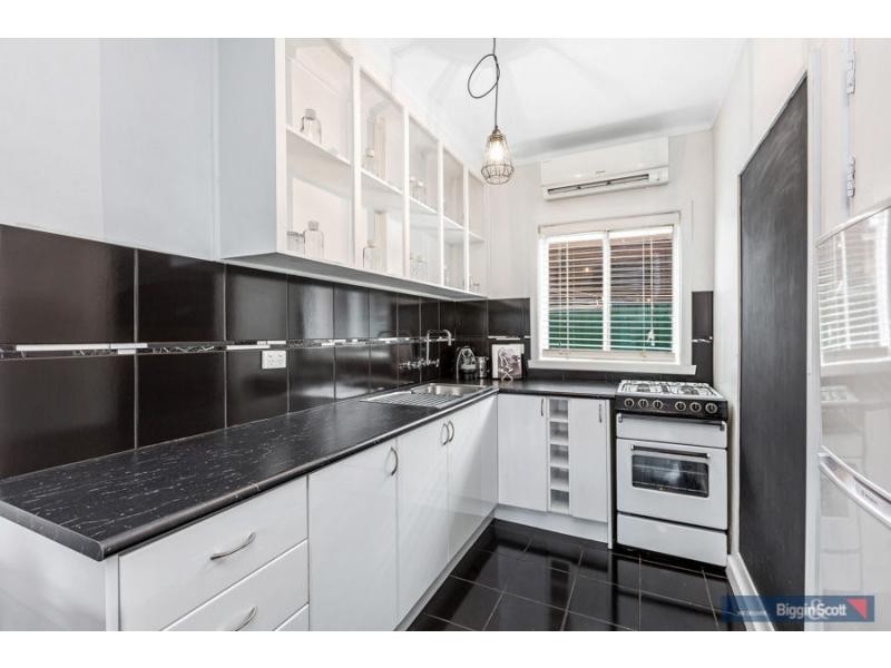 1/68 Kernot Street, South Kingsville VIC 3015