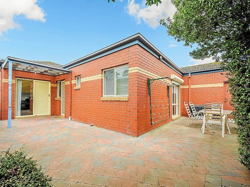 2/49 Charlotte Street, Newport VIC 3015