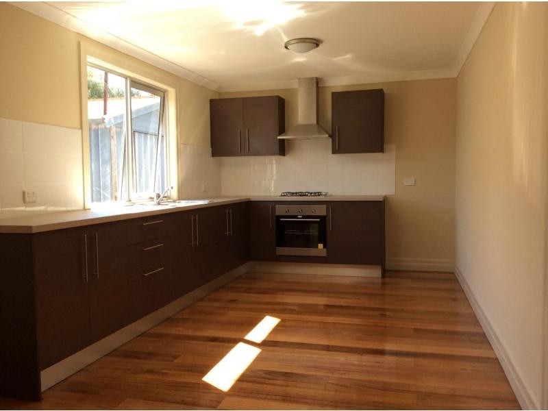 16 Kerr Street, Kingsville VIC 3012