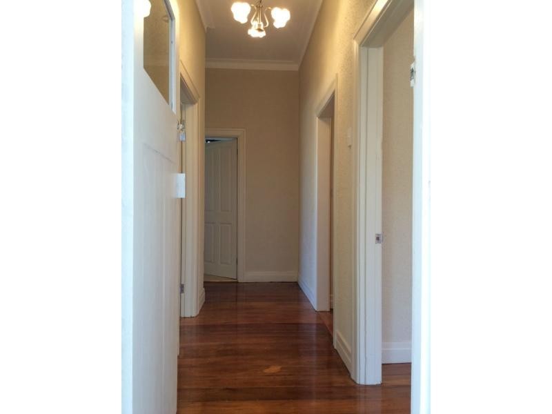 16 Kerr Street, Kingsville VIC 3012