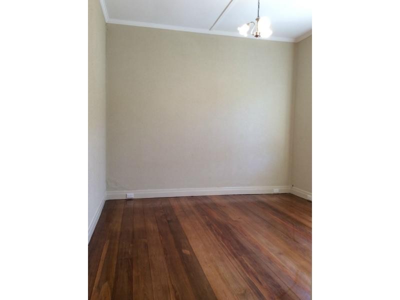 16 Kerr Street, Kingsville VIC 3012